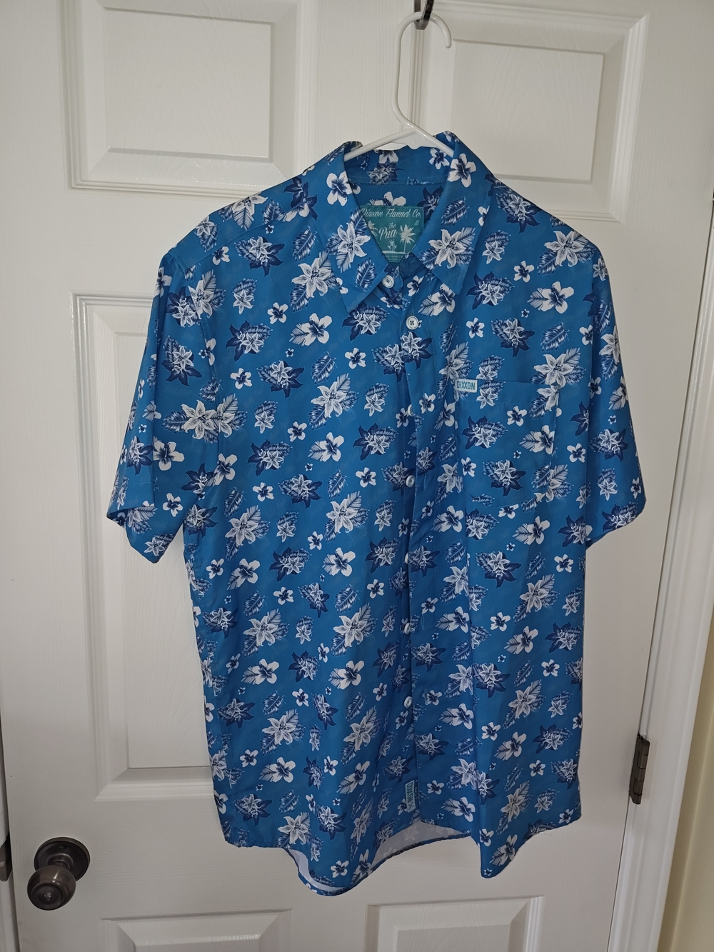 Dixxon Pua Party Shirt in men’s size Medium. Excellent condition